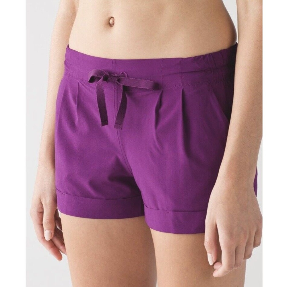 Lululemon Spring Break Away Short II Chilled Grape Purple Size 8